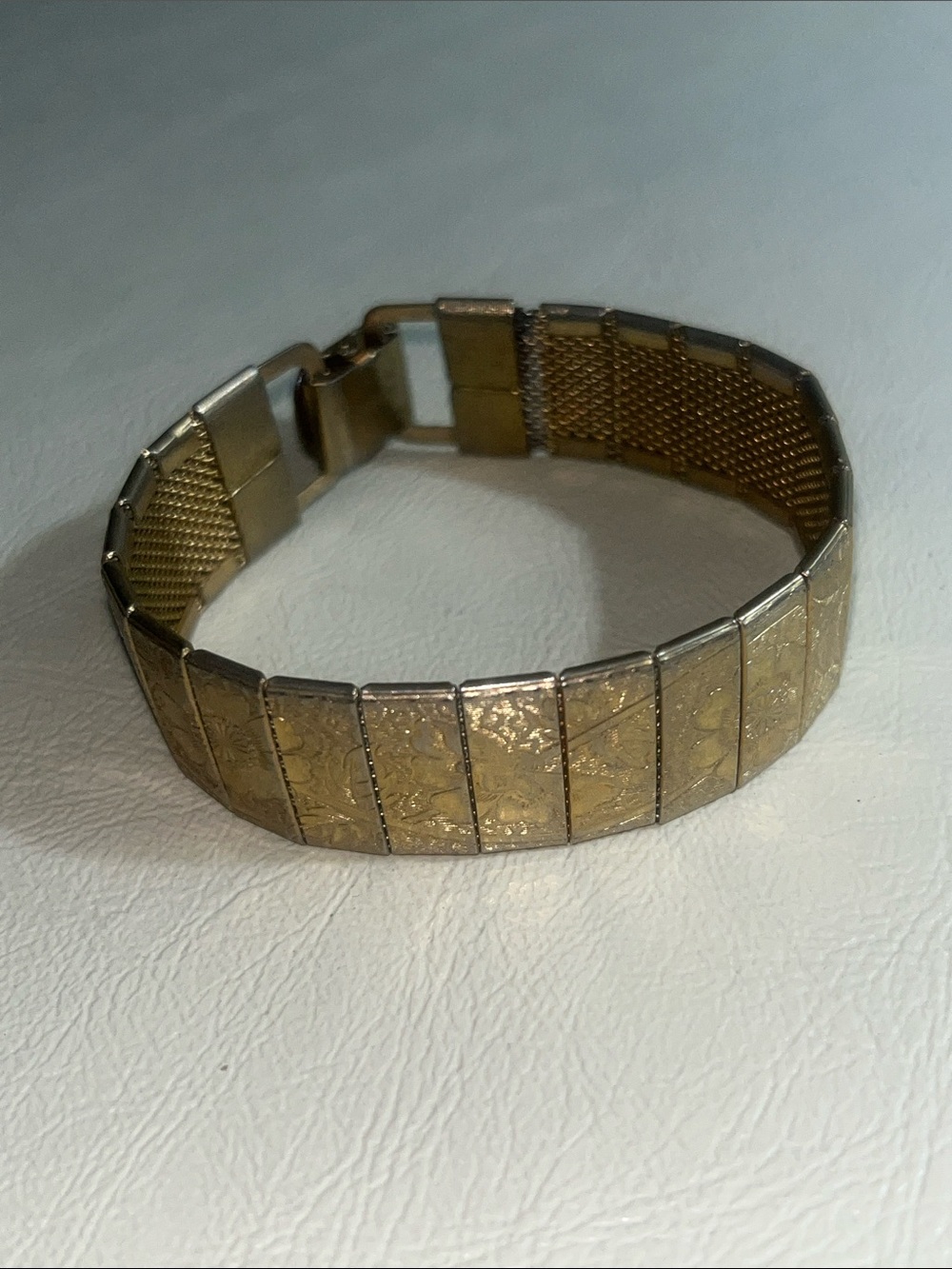 Sarah Coventry Gold-Tone Floral Mesh Bracelet with Clasp